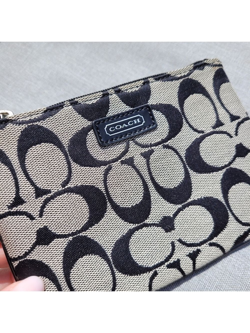 Coach Vintage wristlet, Signature C Design In Black And Grey - Picture 2 of 8